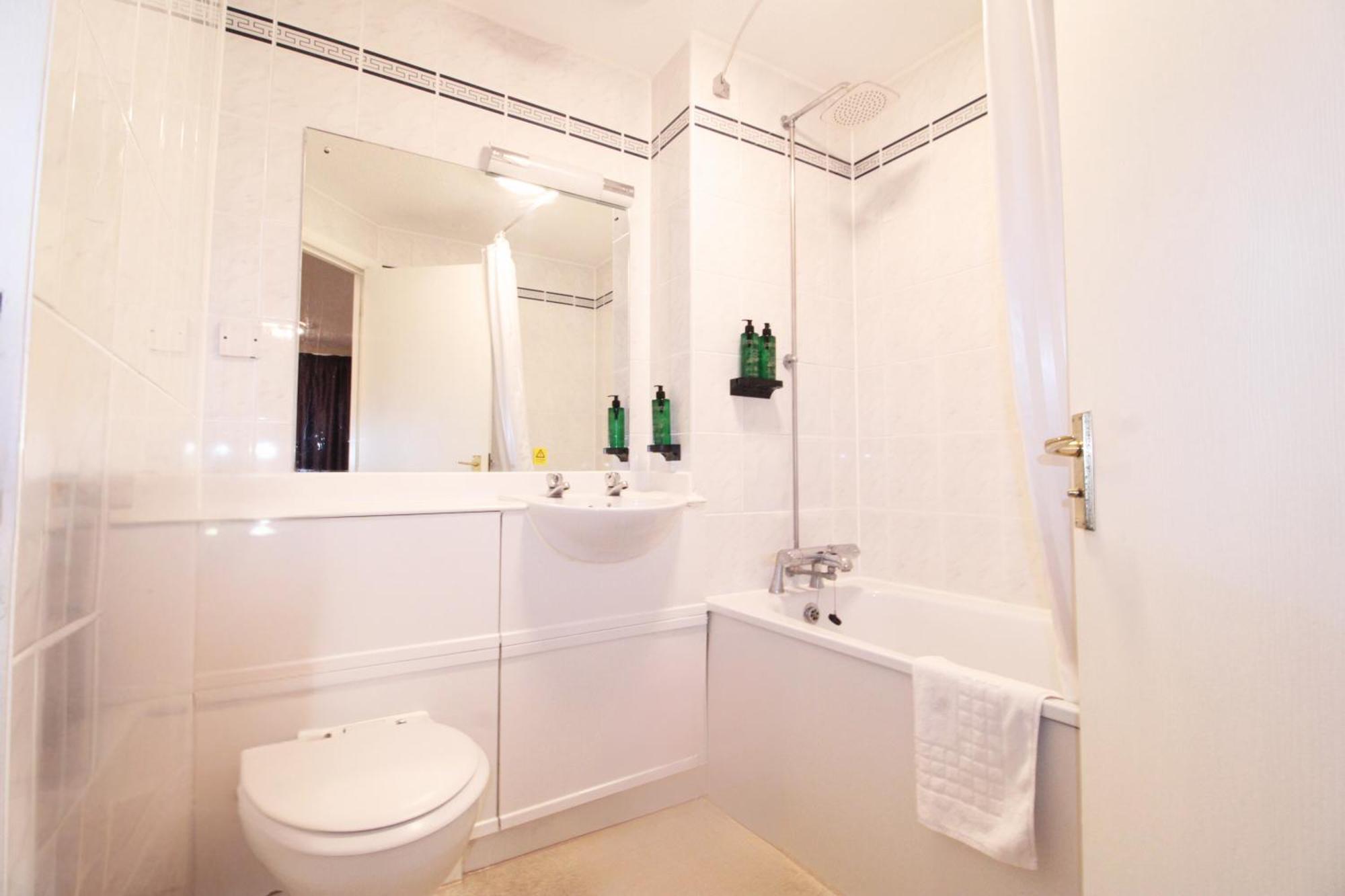 Orchid Epsom; Sure Hotel Collection By Best Western Exterior foto